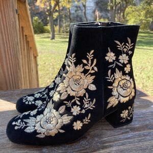 Johnny Was Suede Metallic Retro Boots Size 39